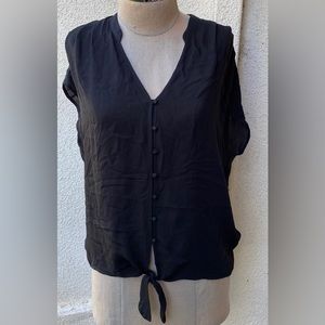Joie 100% silk beautiful black blouse. Simply lovely and elegant.